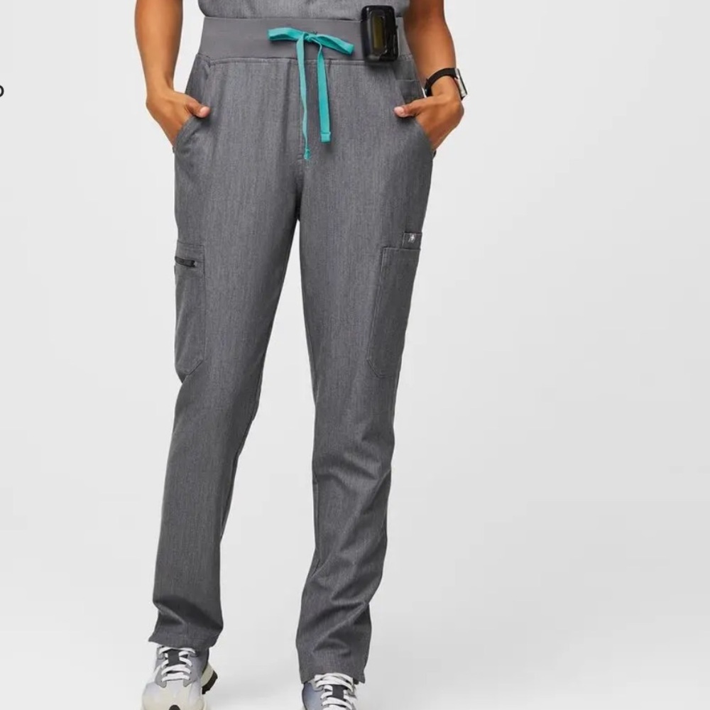 Figs Women's Charcoal scrub pants with Aqua Tie